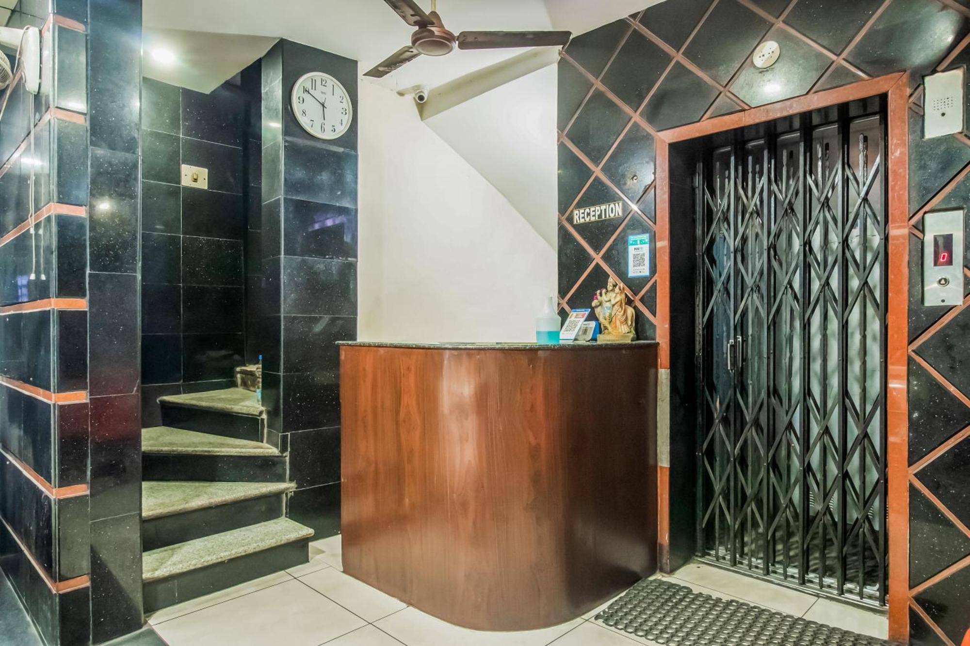 Spot On Swarna Mayuri Guntur Exterior photo
